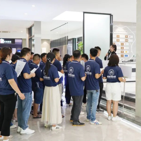伊盾門窗精準賦能，成就大商丨伊盾商學院四大體系化培訓強勢賦能終端！